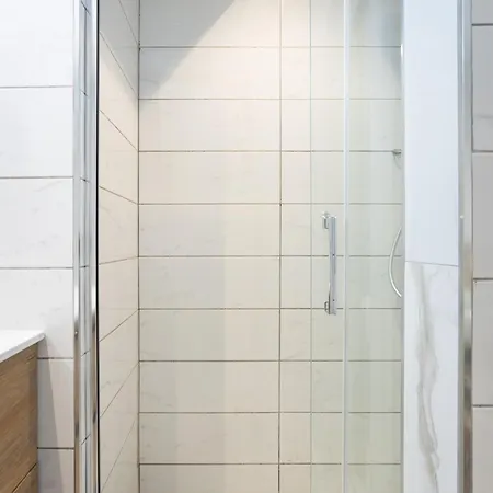 Apartment Dreams Of The Sea *